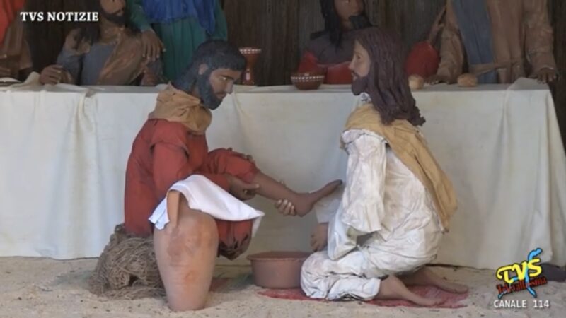 ERBA – LA LAVANDA DEI PIEDI SUL SAGRATO DELLA CHIESA DI CREVENNA